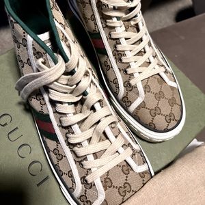 *New Mens size 10EU or 11US Gucci 1977 high tops ebony. significantly discounted